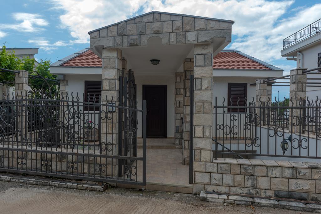Villa Julia Петровац Экстерьер фото
